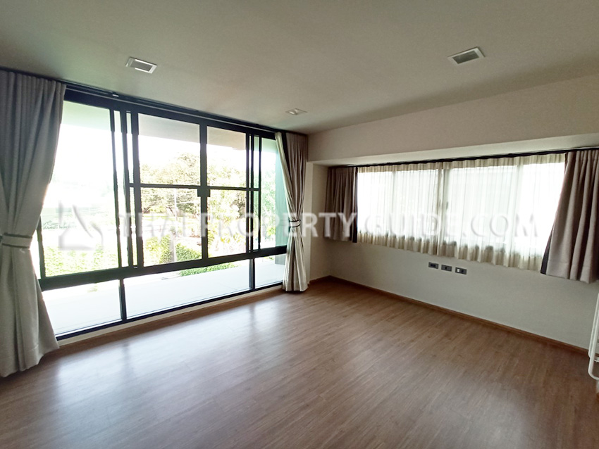 House with Private Pool in Sukhumvit 