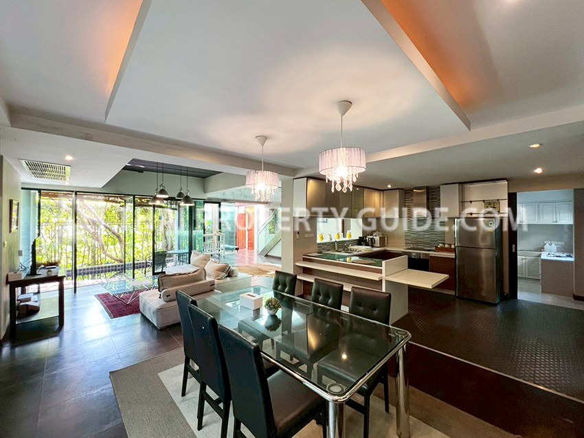 House with Private Pool in Sukhumvit 