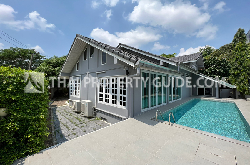 House with Private Pool in Sukhumvit