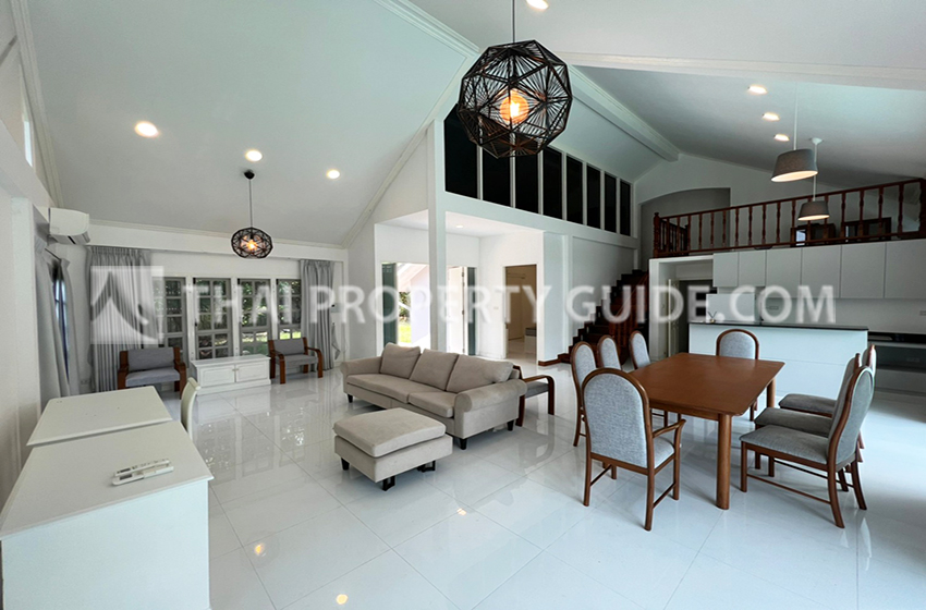 House with Private Pool in Sukhumvit 