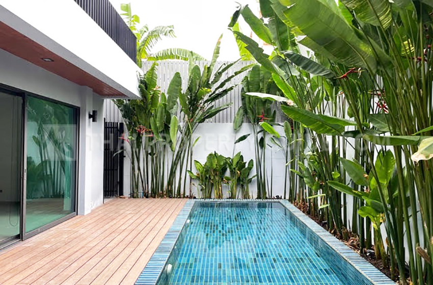 House with Private Pool in Sukhumvit 