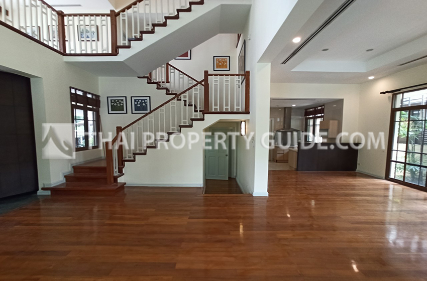 House with Private Pool in Sukhumvit 