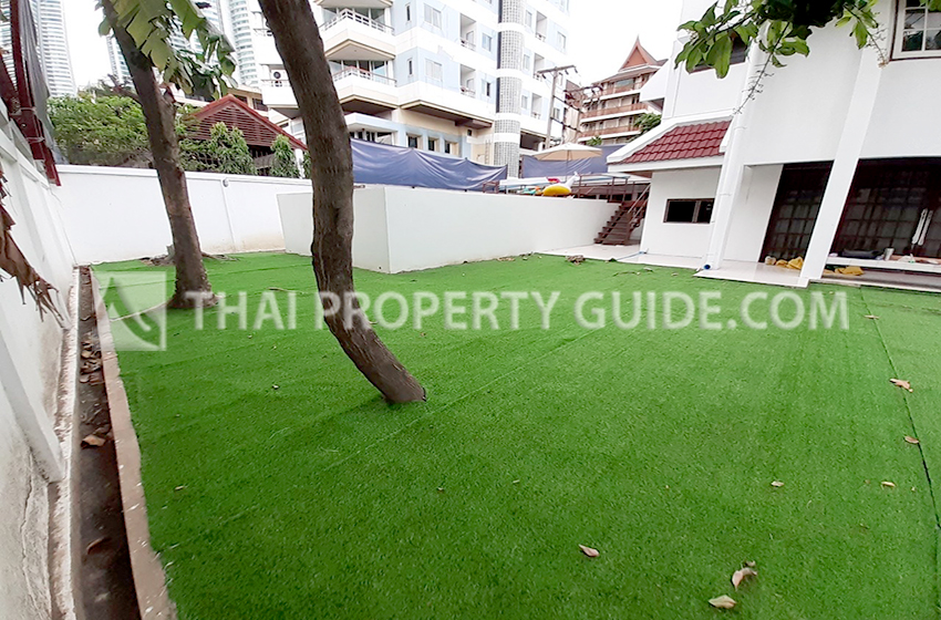 House with Private Pool in Sukhumvit 