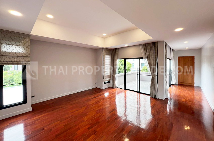 House with Private Pool in Sukhumvit 