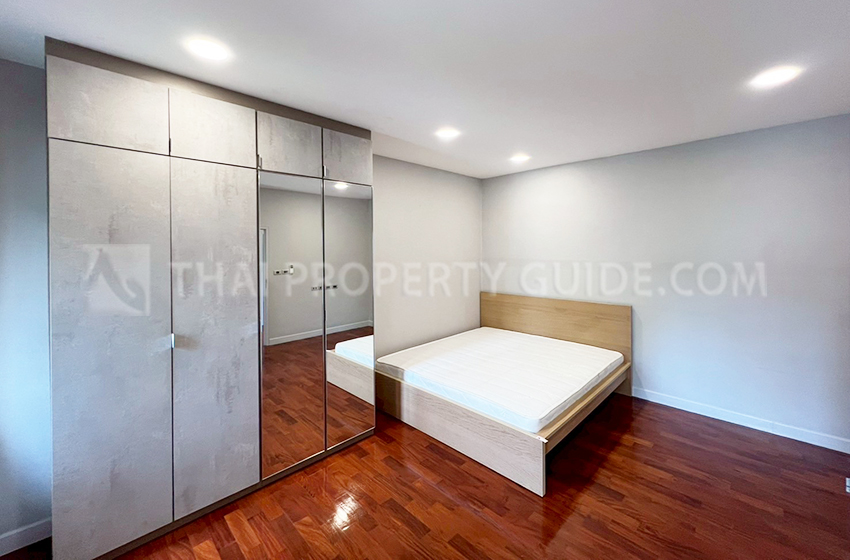House with Private Pool in Sukhumvit 