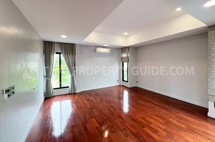 House with Private Pool in Sukhumvit 