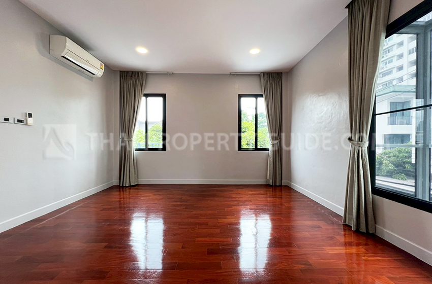 House with Private Pool in Sukhumvit 