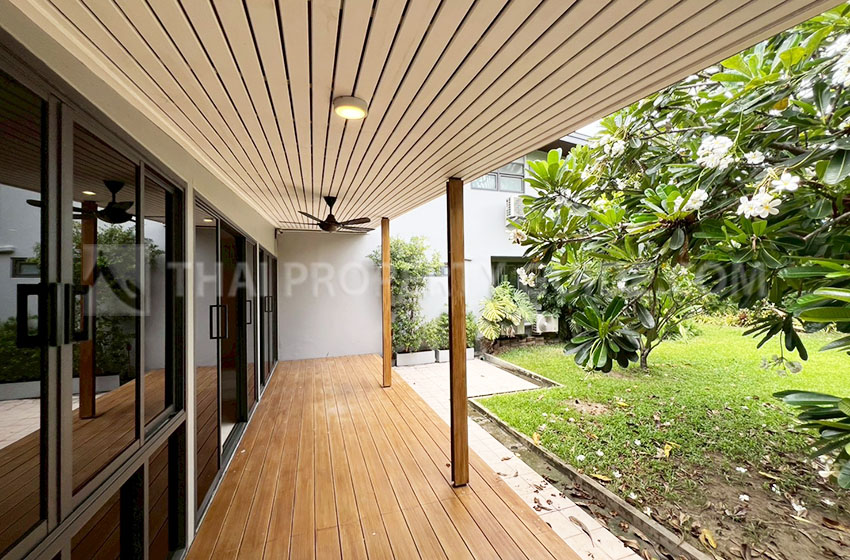 House with Private Pool in Sukhumvit 