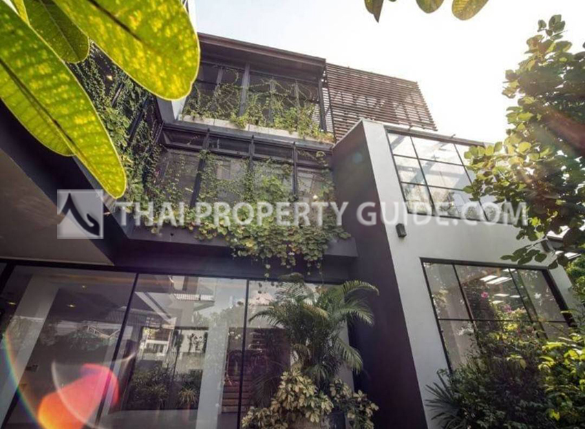 House with Private Pool in Sukhumvit 