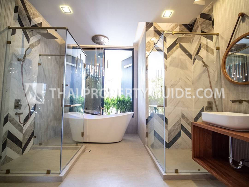 House with Private Pool in Sukhumvit 