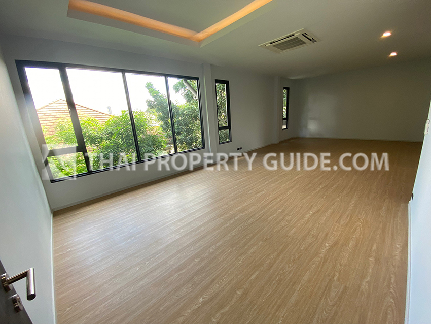 House with Private Pool in Sukhumvit 