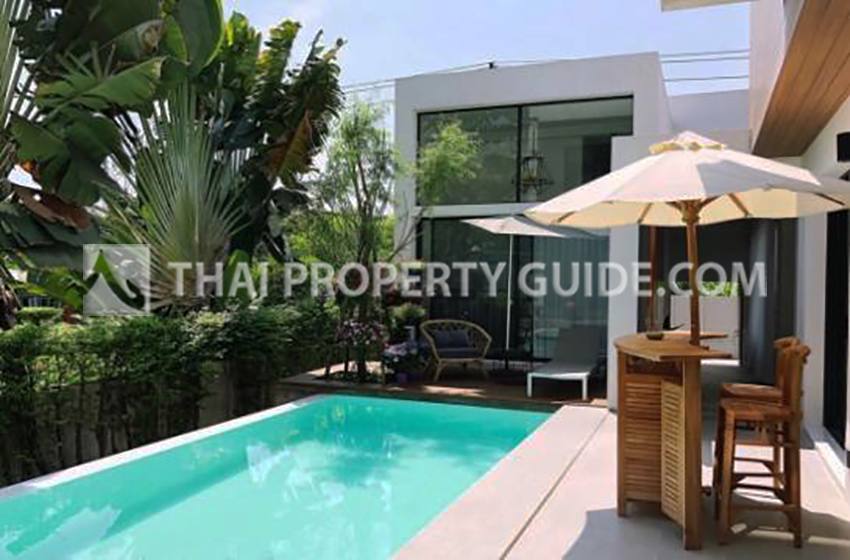 House with Private Pool in Sukhumvit 