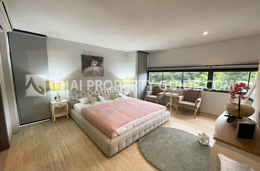 House with Private Pool in Sukhumvit 