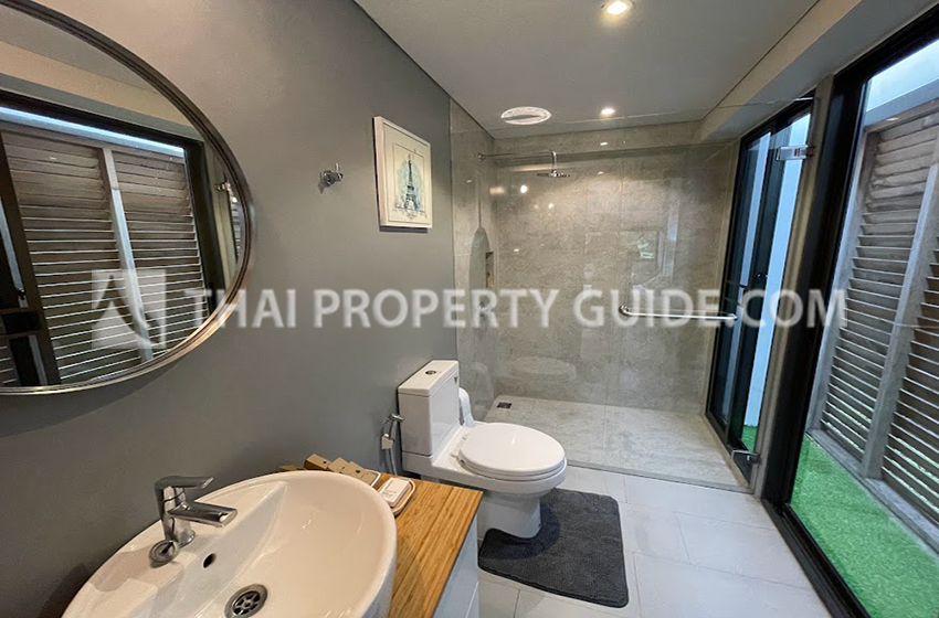 House with Private Pool in Sukhumvit 