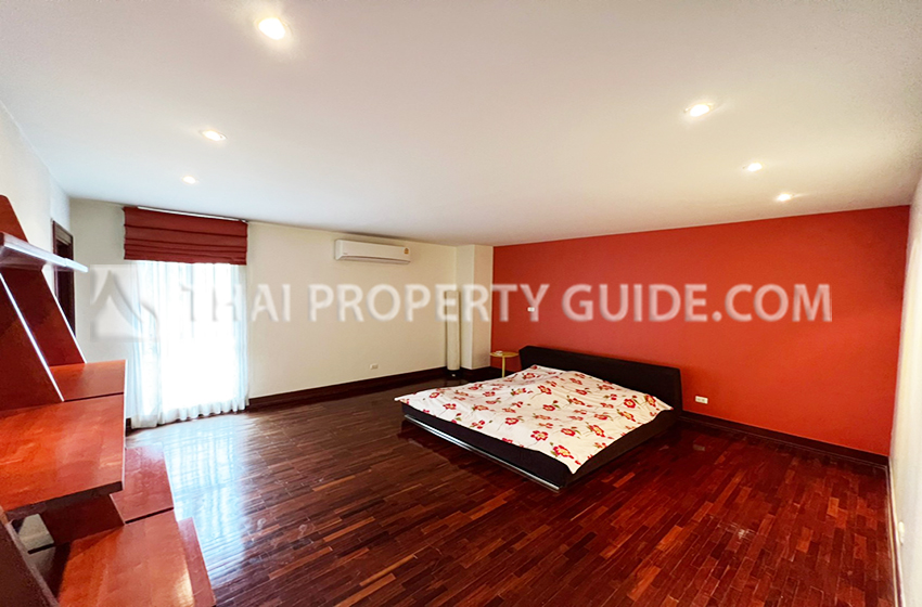 House with Private Pool in Sukhumvit : Panya Village On-Nut 
