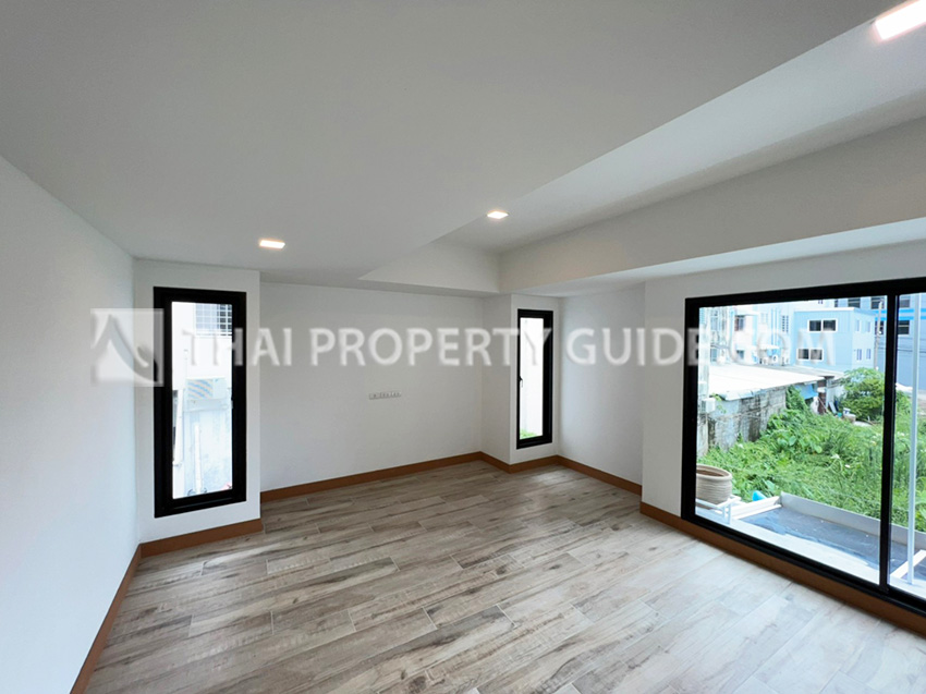 House with Private Pool in Sukhumvit 