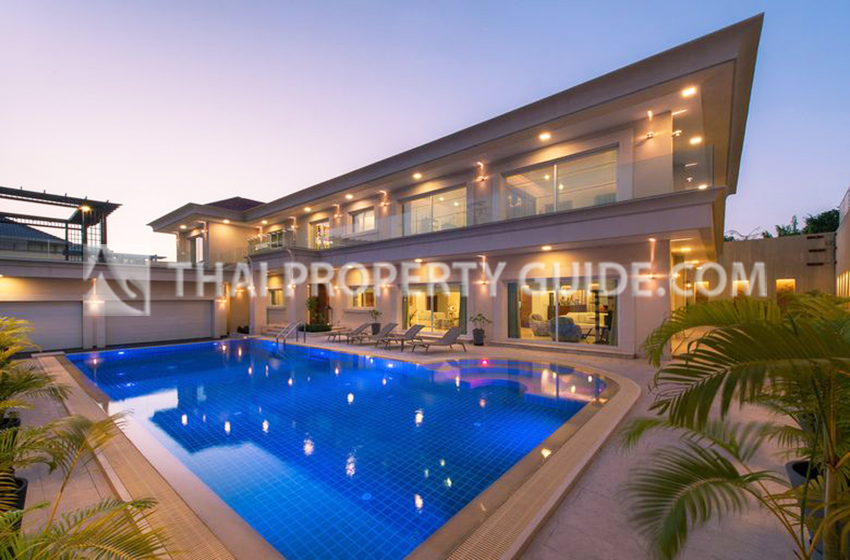 House with Private Pool for sale in Sukhumvit
