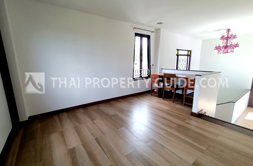 House with Private Pool in Sukhumvit 