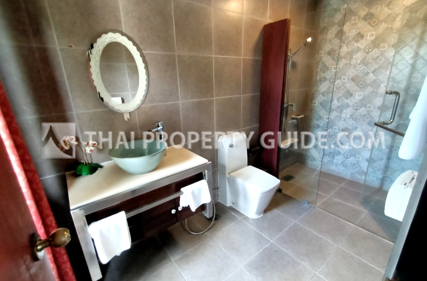 House with Private Pool in Sukhumvit 