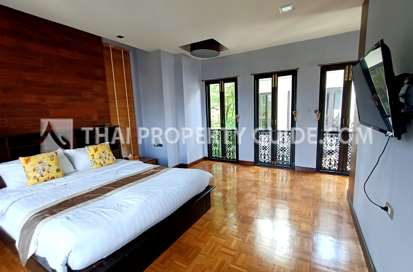 House with Private Pool in Sukhumvit 