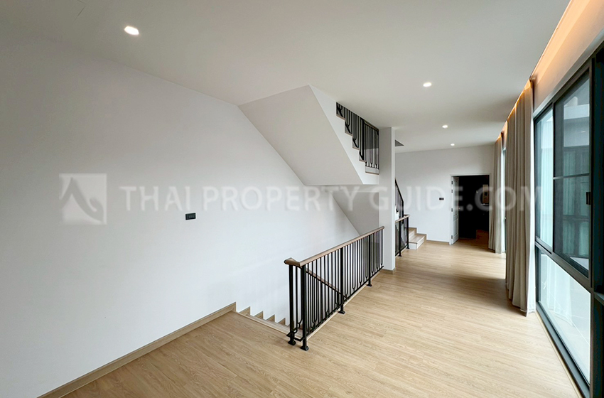 House with Private Pool in Sukhumvit 