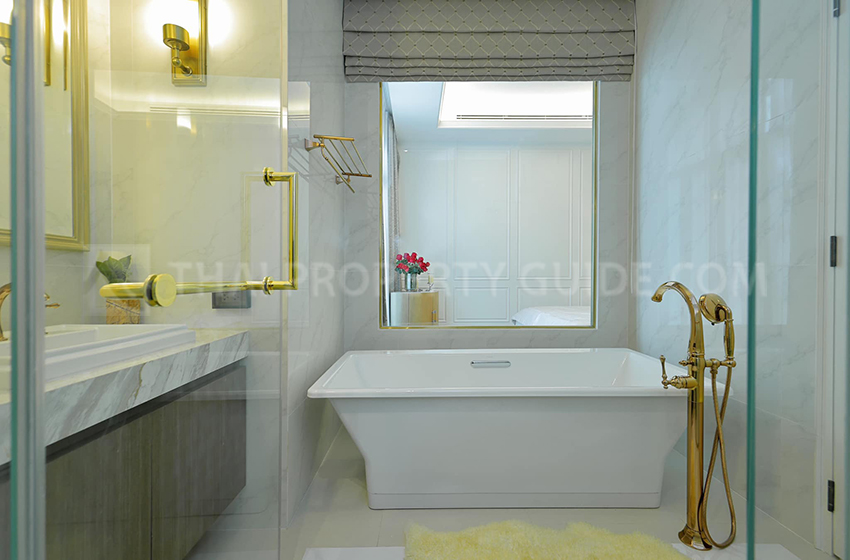 House with Private Pool in Sukhumvit 