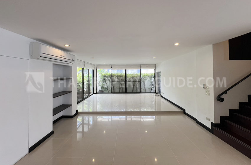 House with Private Pool in Sukhumvit 