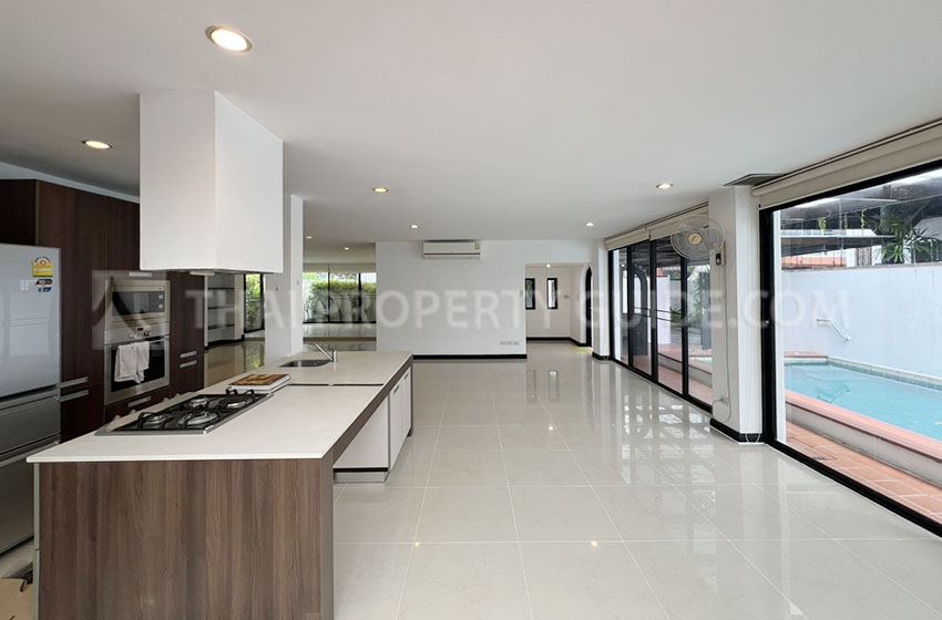 House with Private Pool in Sukhumvit 