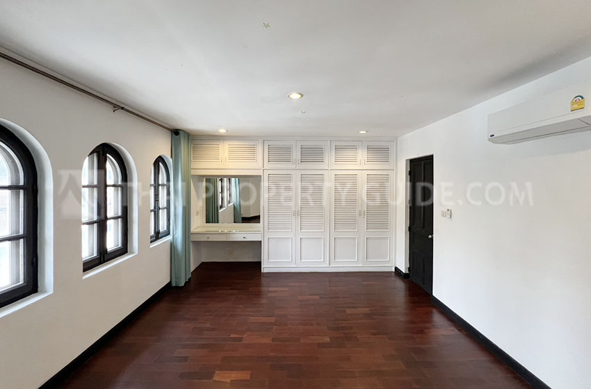 House with Private Pool in Sukhumvit 