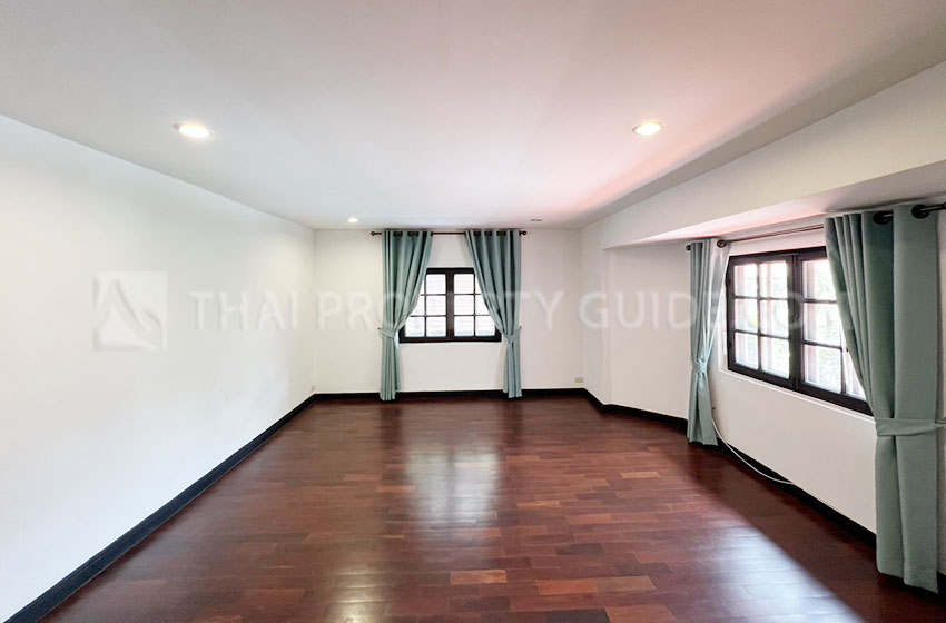 House with Private Pool in Sukhumvit 