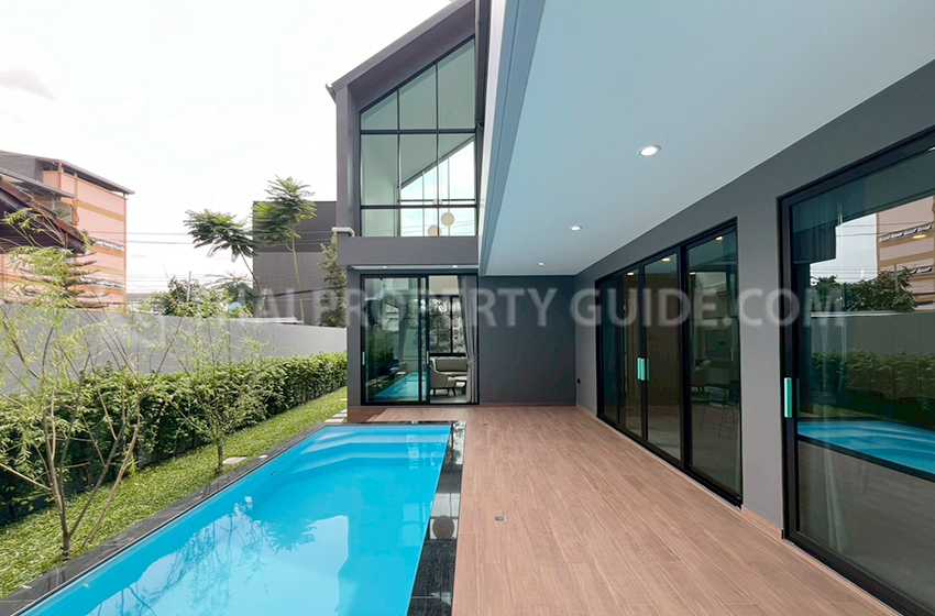 House with Private Pool for rent in Sukhumvit