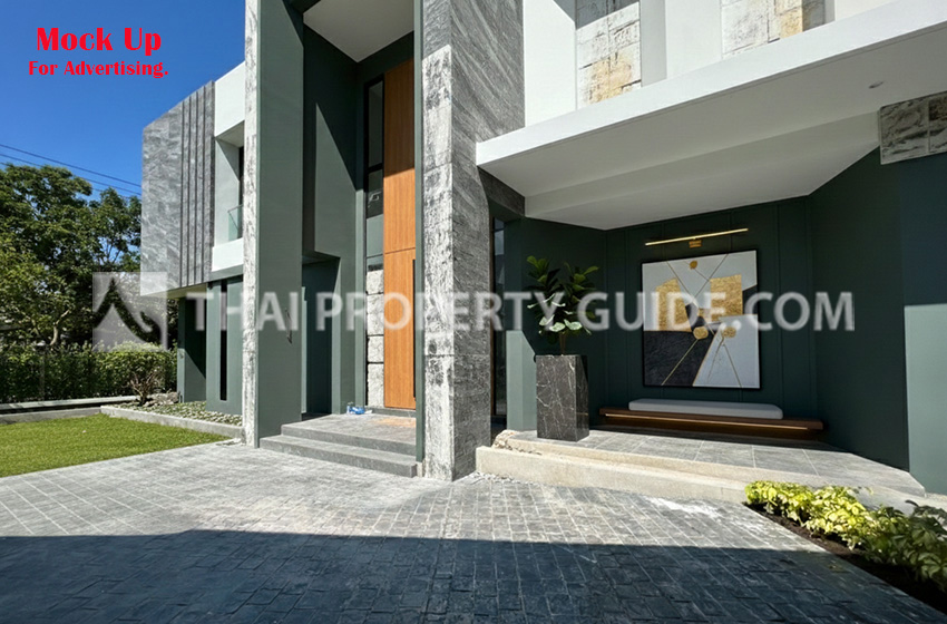 House with Private Pool in Sukhumvit : Panya Village On-Nut 