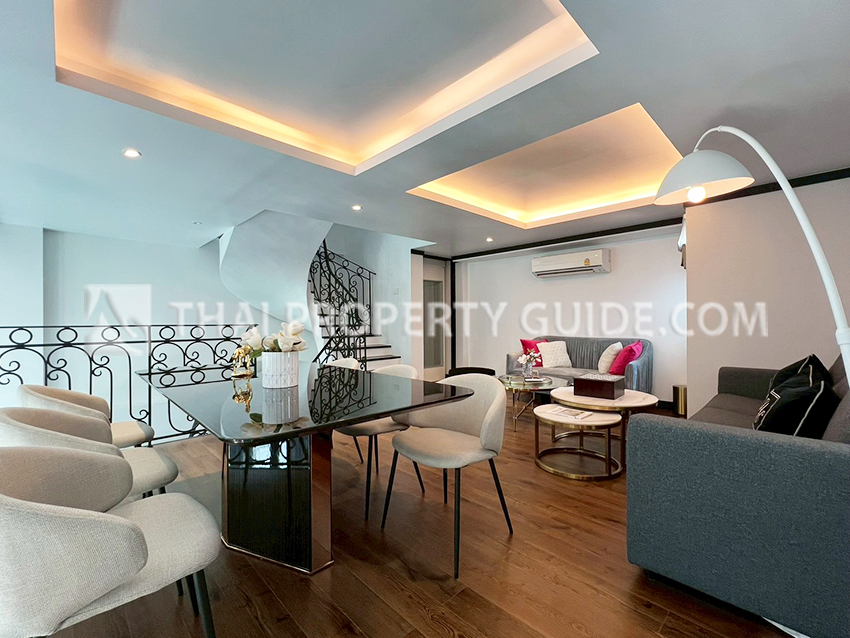 House with Private Pool in Sukhumvit 