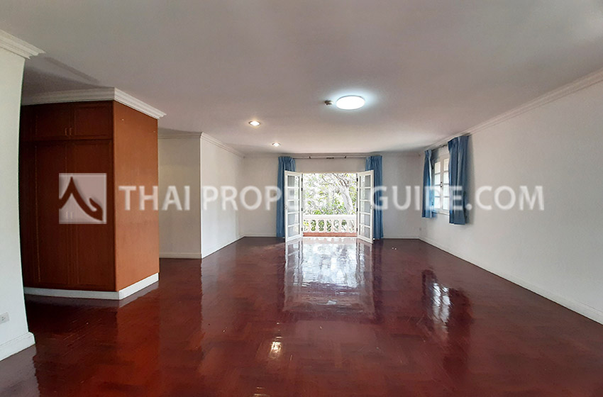 House with Shared Pool in Bangnatrad 