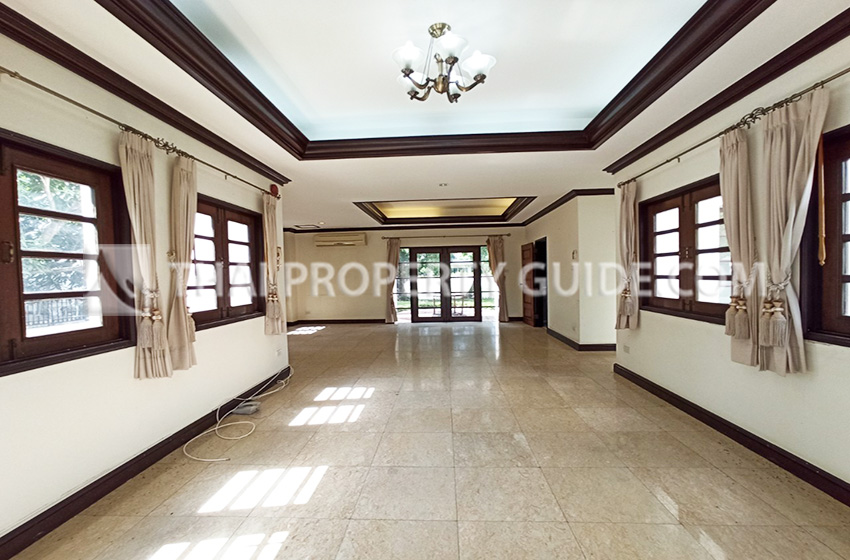 House with Shared Pool in Bangnatrad 