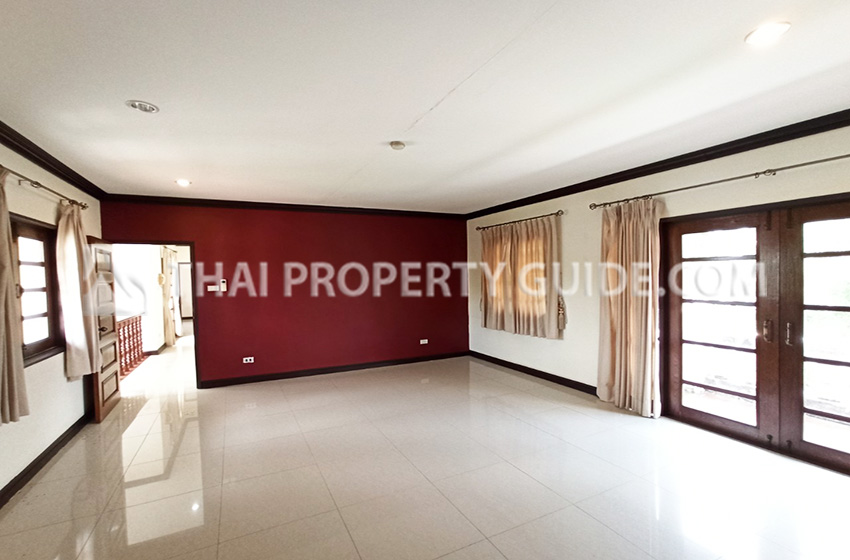 House with Shared Pool in Bangnatrad 