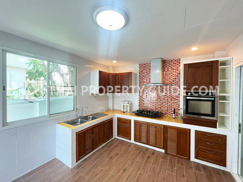House with Shared Pool in Bangnatrad 