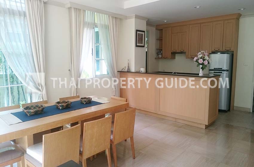 House with Shared Pool in Bangnatrad 