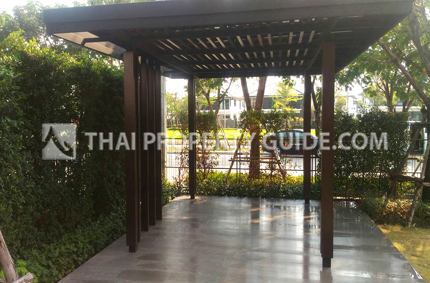 House with Shared Pool in Bangnatrad 