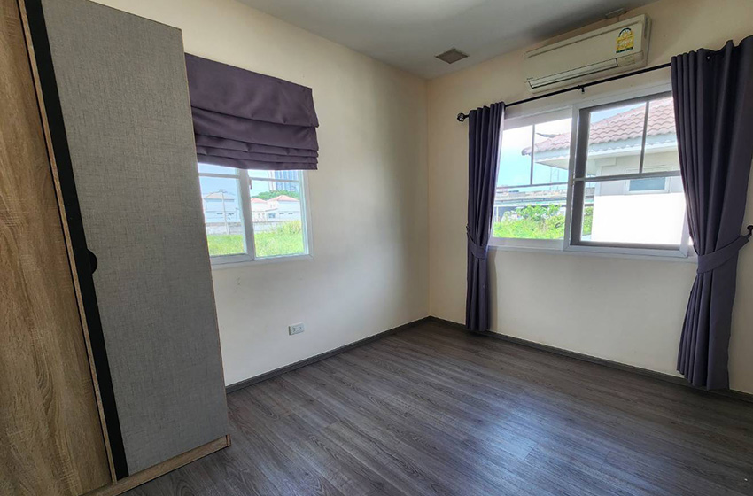 House with Shared Pool in Bangnatrad 