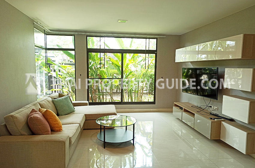 House with Shared Pool in Bangnatrad