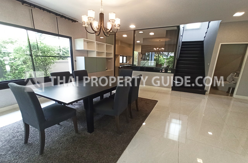 House with Shared Pool in Bangnatrad 