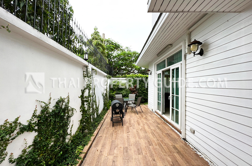 House with Shared Pool in Bangnatrad 