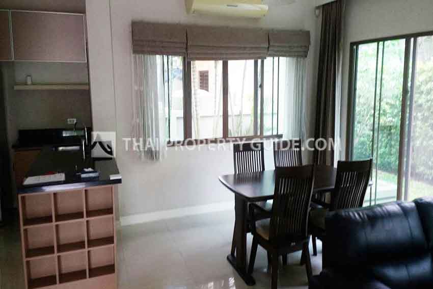 House with Shared Pool in Bangnatrad 