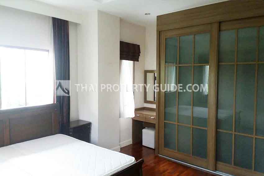 House with Shared Pool in Bangnatrad 