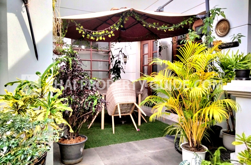 House with Shared Pool in Bangnatrad 