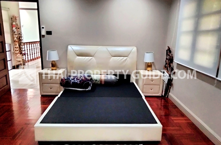 House with Shared Pool in Bangnatrad 