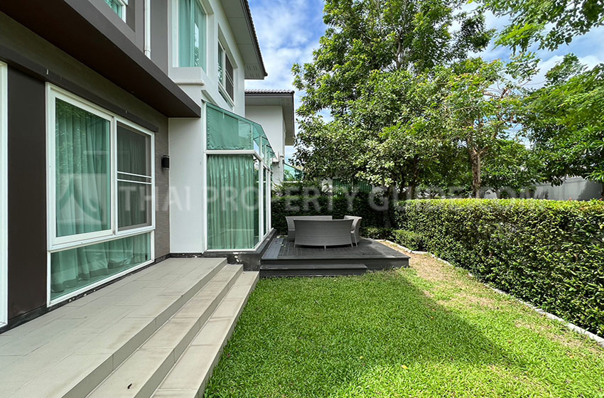 House with Shared Pool in Bangnatrad 