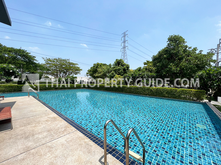 House with Shared Pool in Bangnatrad 