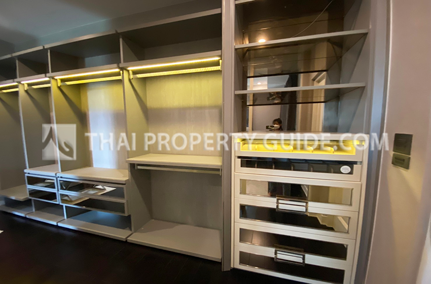 House with Shared Pool in Bangnatrad : Nantawan Bangna Km.7 